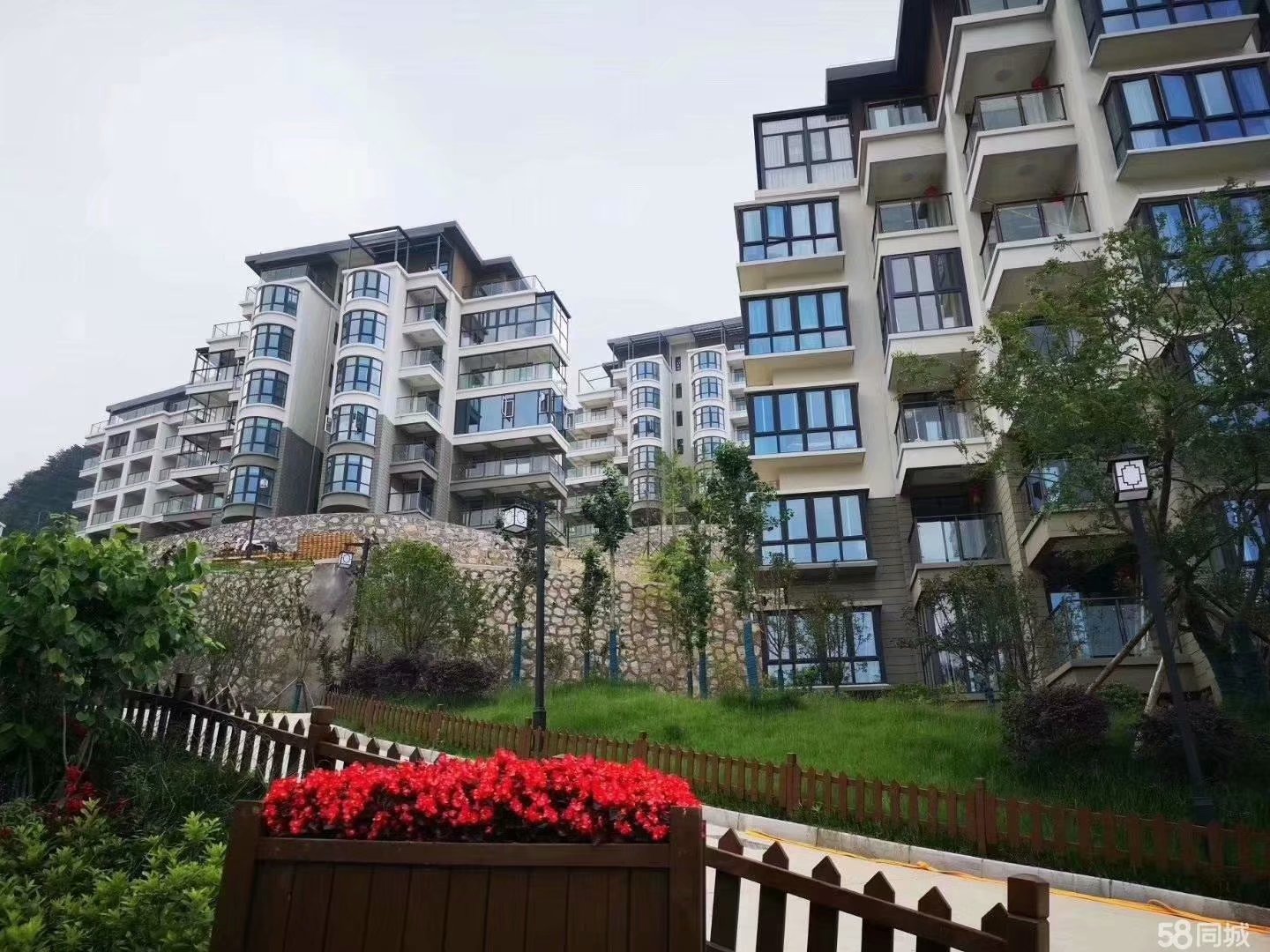 湖北省蕲春云丹山旅游度假区二期外墙涂料工程.jpg